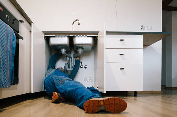 Professional Emergency Plumber technician working in North Arlington, NJ